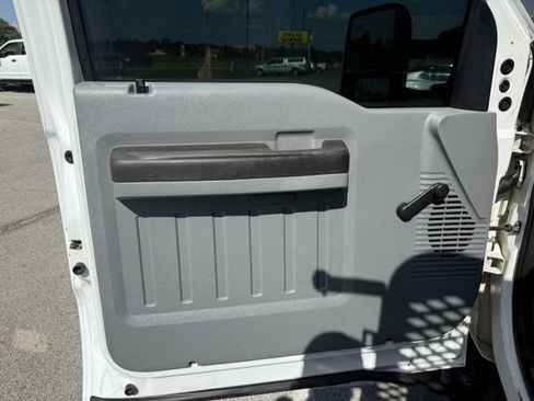 Used 2015 Ford F550 4x4 Regular Cab Super Duty image 20