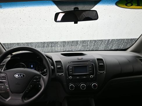 Used 2018 Kia Forte LX w/ LX Rear Camera Package image 23