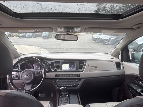Used 2015 Kia Sedona SX Limited image 46