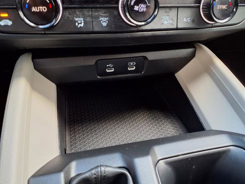 Used 2023 Honda Accord EX image 9