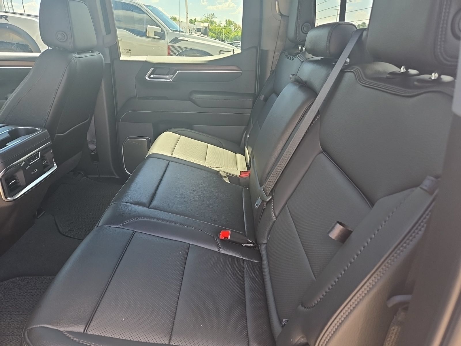Used 2024 GMC Sierra 1500 Denali w/ Denali Reserve Package AWD/4WD image 12
