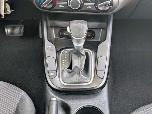 Used 2024 Kia Soul LX w/ Option Group 015 FWD image 18