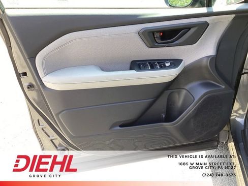 Used 2025 Subaru Forester Premium AWD/4WD image 21