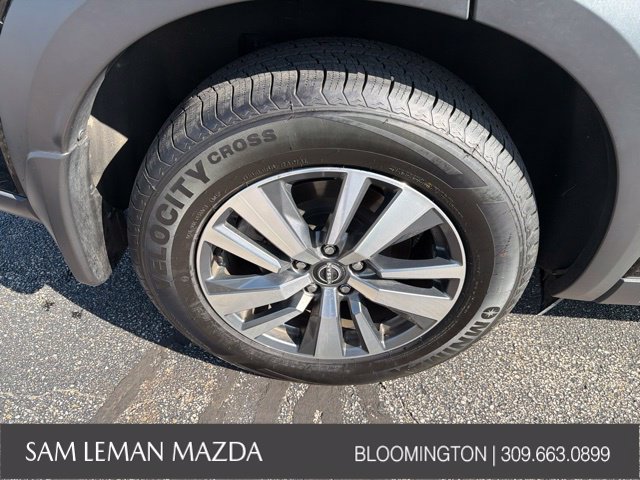 Used 2025 Nissan Pathfinder SL AWD/4WD image 14