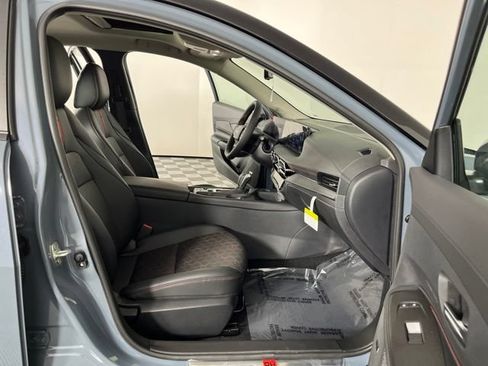 New 2026 Nissan Sentra SR w/ SR Premium Package FWD image 40