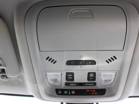 Used 2020 Chevrolet Blazer LT w/ Sound & Technology Package FWD image 40