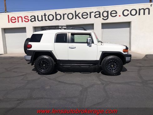Used 2012 Toyota FJ Cruiser 4WD w/ Upgrade Pkg image 1