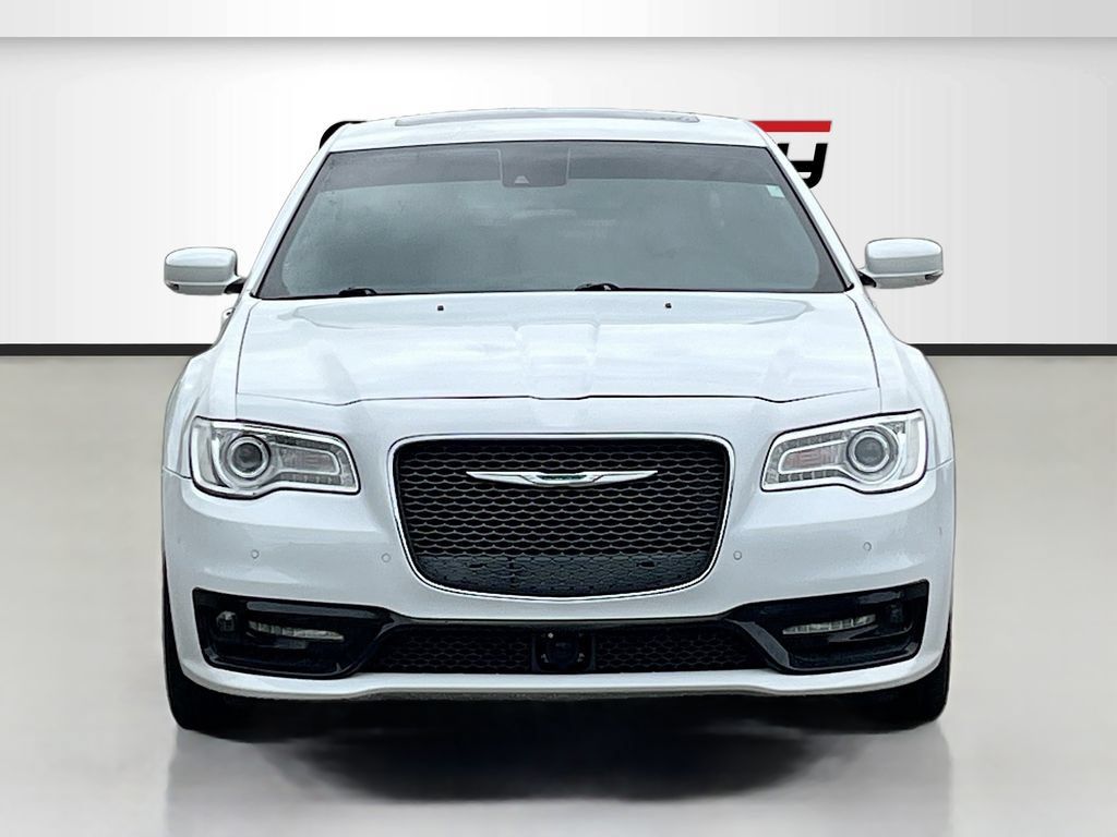 Used 2023 Chrysler 300 S w/ Comfort Group RWD image 2