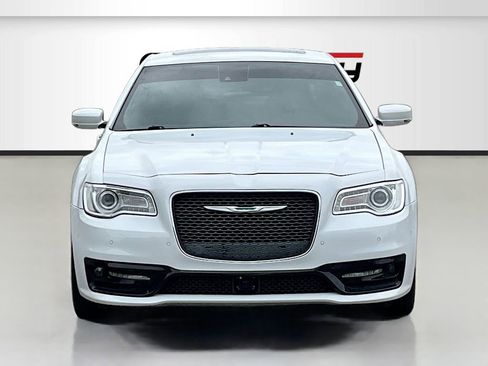 Used 2023 Chrysler 300 S w/ Comfort Group RWD image 2
