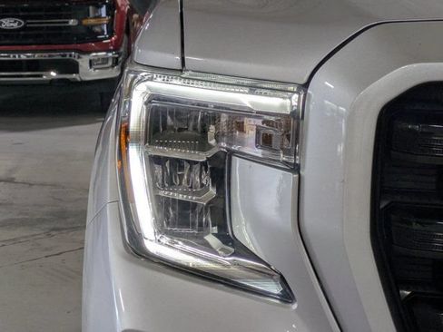 Used 2021 GMC Sierra 1500 Elevation w/ LPO, Elevation Black Package AWD/4WD image 9