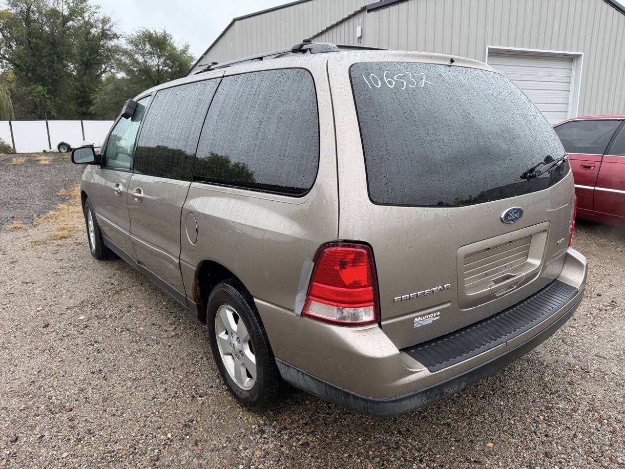 Used 2004 Ford Freestar SES FWD image 3