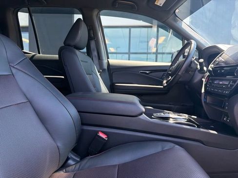 Used 2024 Honda Ridgeline Black Edition image 9