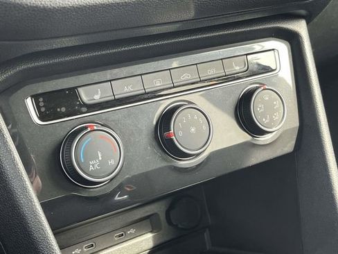 Used 2024 Volkswagen Tiguan Wolfsburg Edition image 31