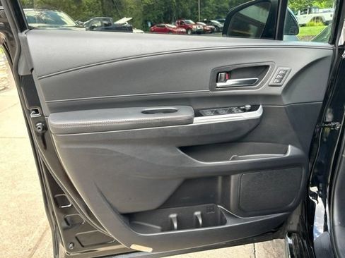 Used 2025 Toyota Sienna Platinum AWD/4WD image 29