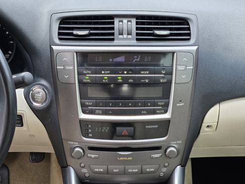 Used 2010 Lexus IS 250C RWD image 14