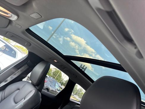Certified 2024 Volvo XC60 B5 Core AWD/4WD image 8