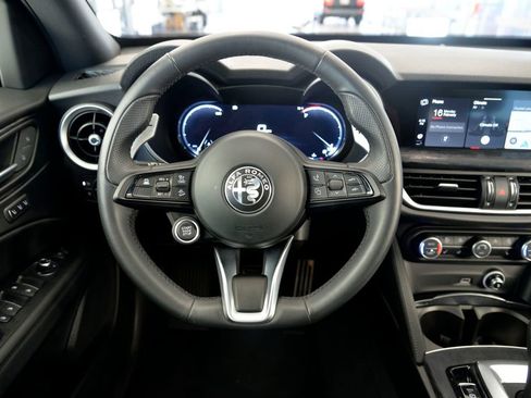 Used 2024 Alfa Romeo Stelvio Sprint image 18