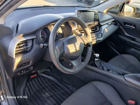 Used 2020 Toyota C-HR LE image 6