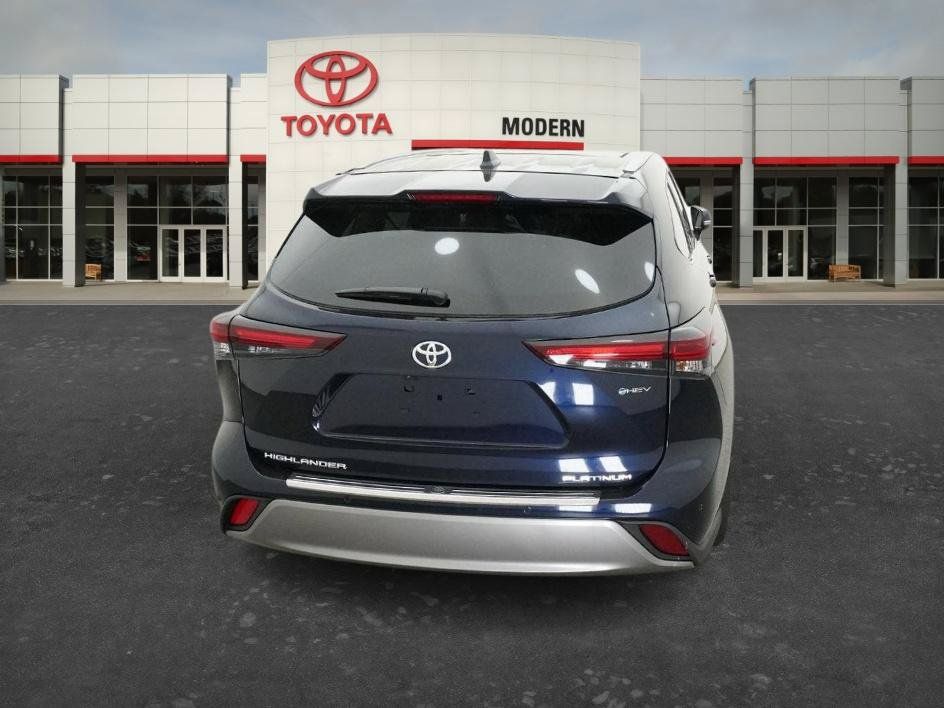 New 2026 Toyota Highlander Platinum AWD/4WD image 10