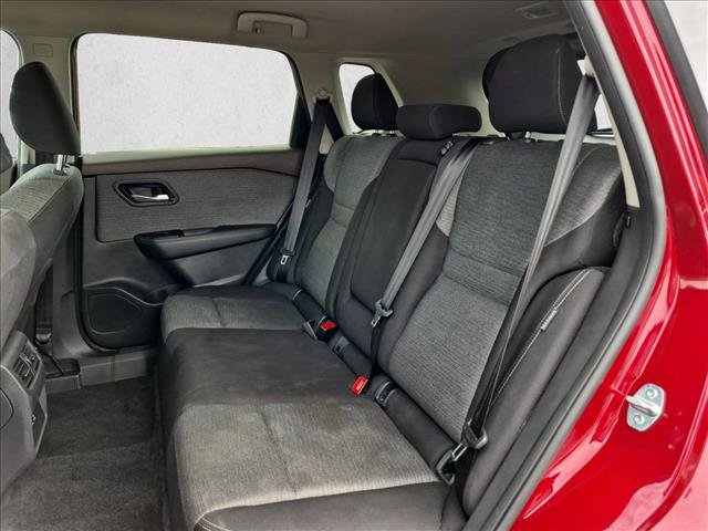 Used 2023 Nissan Rogue SV AWD/4WD image 19