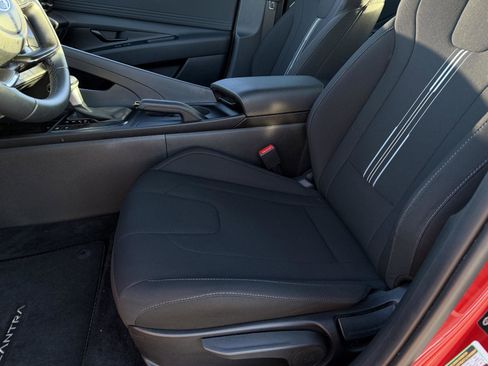 Certified 2025 Hyundai Elantra Sport image 12