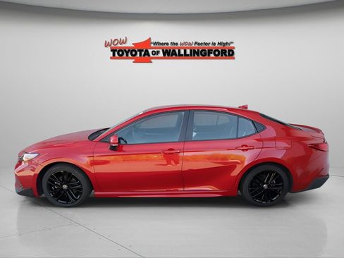 Used 2025 Toyota Camry SE FWD image 2