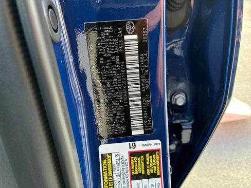 Used 2025 Toyota Camry LE image 28