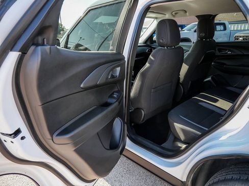 Used 2022 Chevrolet TrailBlazer LT w/ Convenience Package FWD image 23