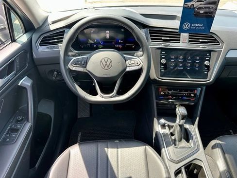Used 2023 Volkswagen Tiguan SE FWD image 11