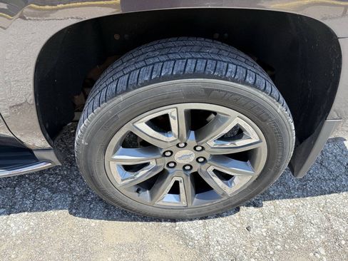 Used 2015 Chevrolet Suburban LTZ AWD/4WD image 10