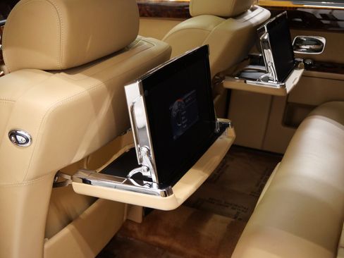 Used 2010 Rolls-Royce Phantom Sedan image 34