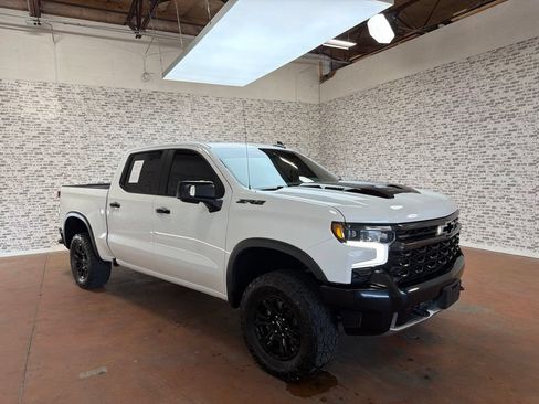 Used 2024 Chevrolet Silverado 1500 ZR2 w/ Technology Package AWD/4WD image 1