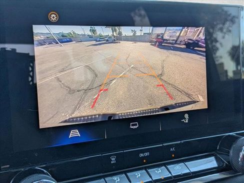 Used 2023 Chevrolet Colorado LT image 12