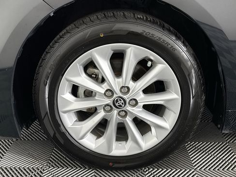 Used 2022 Toyota Corolla XLE image 37