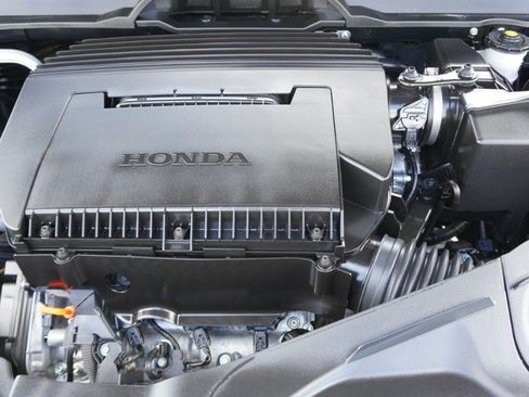Used 2025 Honda Pilot Touring image 37