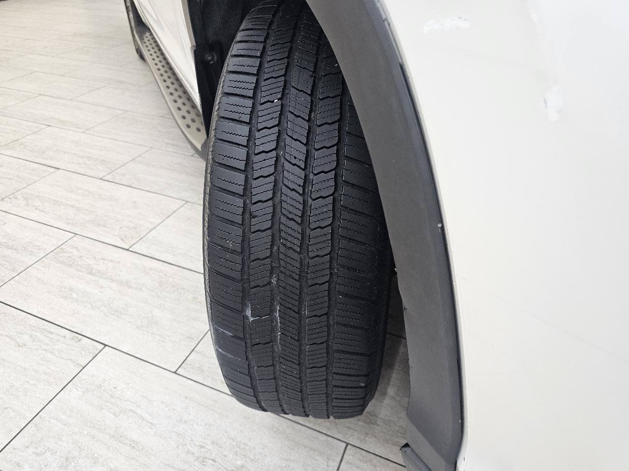 Used 2019 Toyota Highlander Limited Platinum FWD image 42