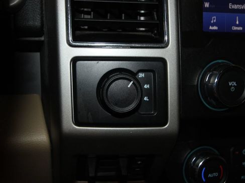Used 2020 Ford F250 Lariat w/ Chrome Package AWD/4WD image 16