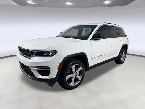 Used 2025 Jeep Grand Cherokee Limited w/ Luxury Tech Group II image 1