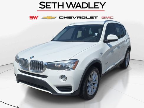 Used 2017 BMW X3 sDrive28i RWD image 3