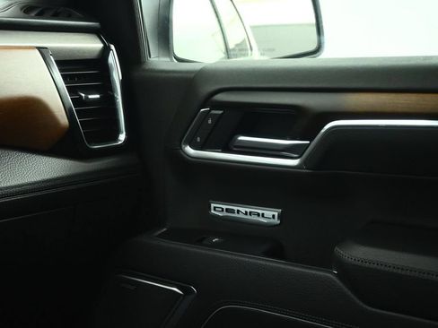 Used 2025 GMC Sierra 1500 Denali w/ Technology Package AWD/4WD image 46