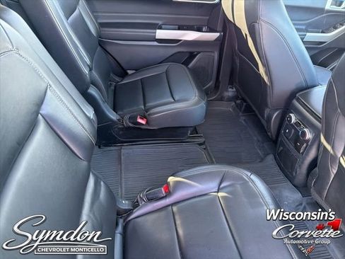 Used 2022 Ford Explorer XLT w/ Equipment Group 202A AWD/4WD image 22