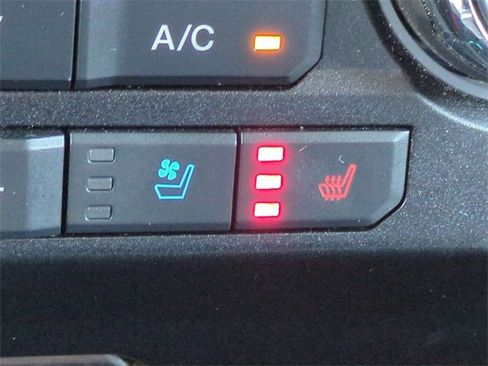 Used 2020 Ford F150 Lariat image 23