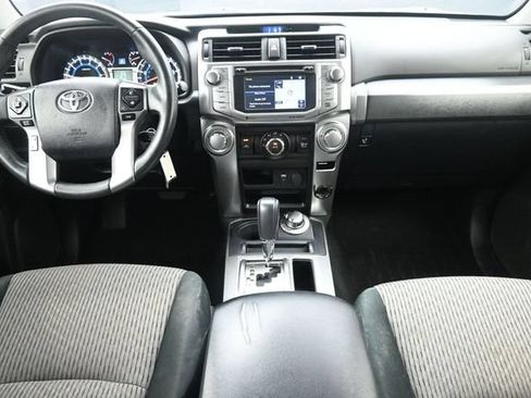 Used 2018 Toyota 4Runner SR5 AWD/4WD image 20