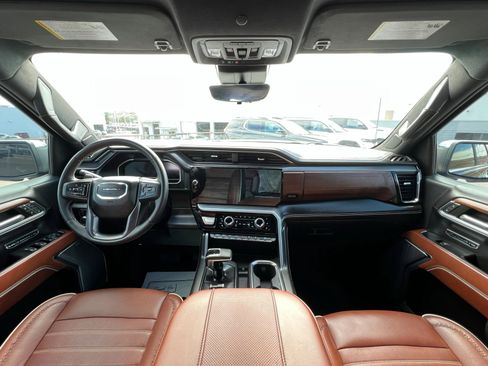 Used 2023 GMC Sierra 1500 Denali Ultimate image 9