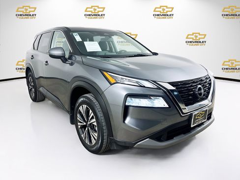 Used 2023 Nissan Rogue SV image 1