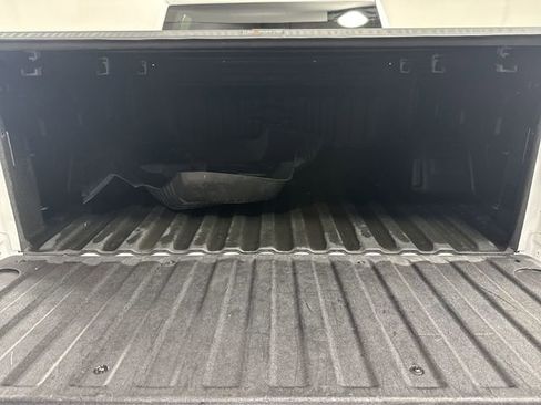 Used 2022 Chevrolet Silverado 1500 LT w/ Safety Package AWD/4WD image 31