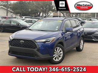 Used 2024 Toyota Corolla Cross LE video 1
