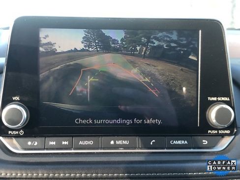 Used 2023 Nissan Rogue SV image 16