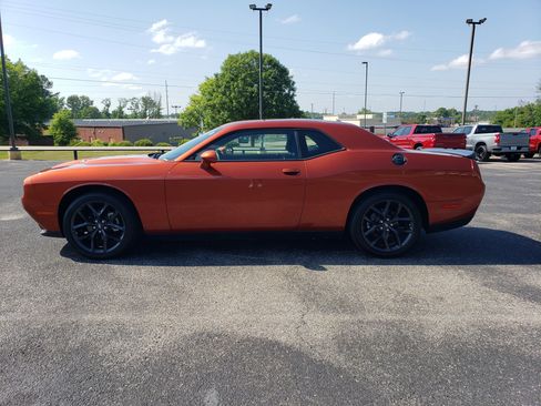 Used 2022 Dodge Challenger SXT w/ Blacktop Package RWD image 6