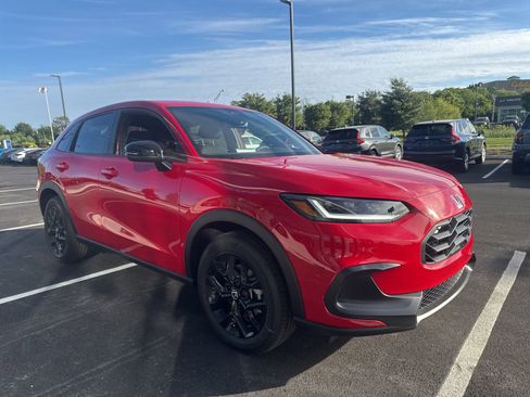 Certified 2025 Honda HR-V Sport image 13